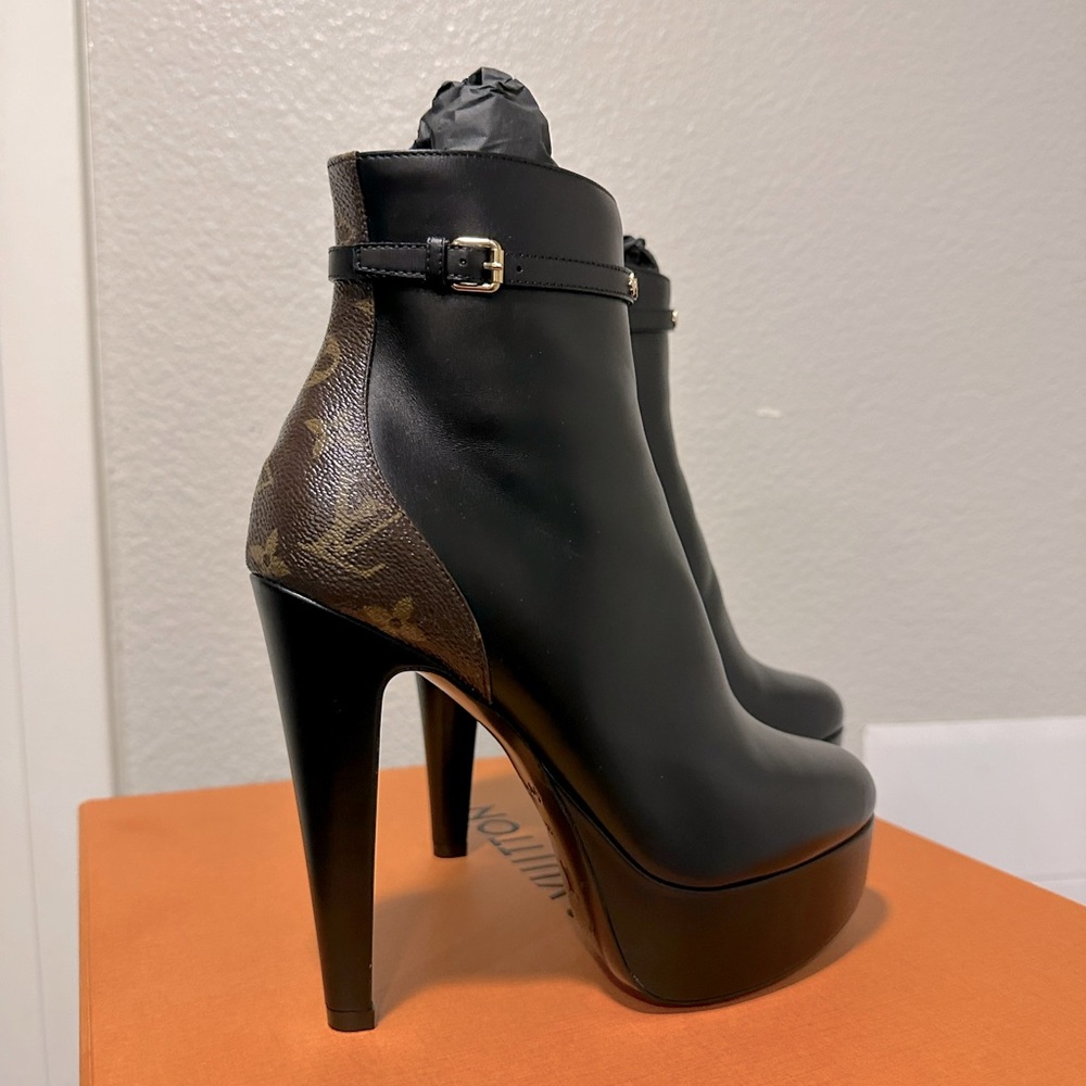 Louis Vuitton afterglow platform bootie 37 NWT